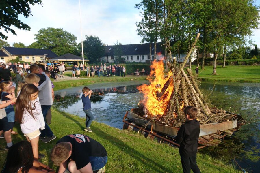 Sankthans i Aarestrup gadekær